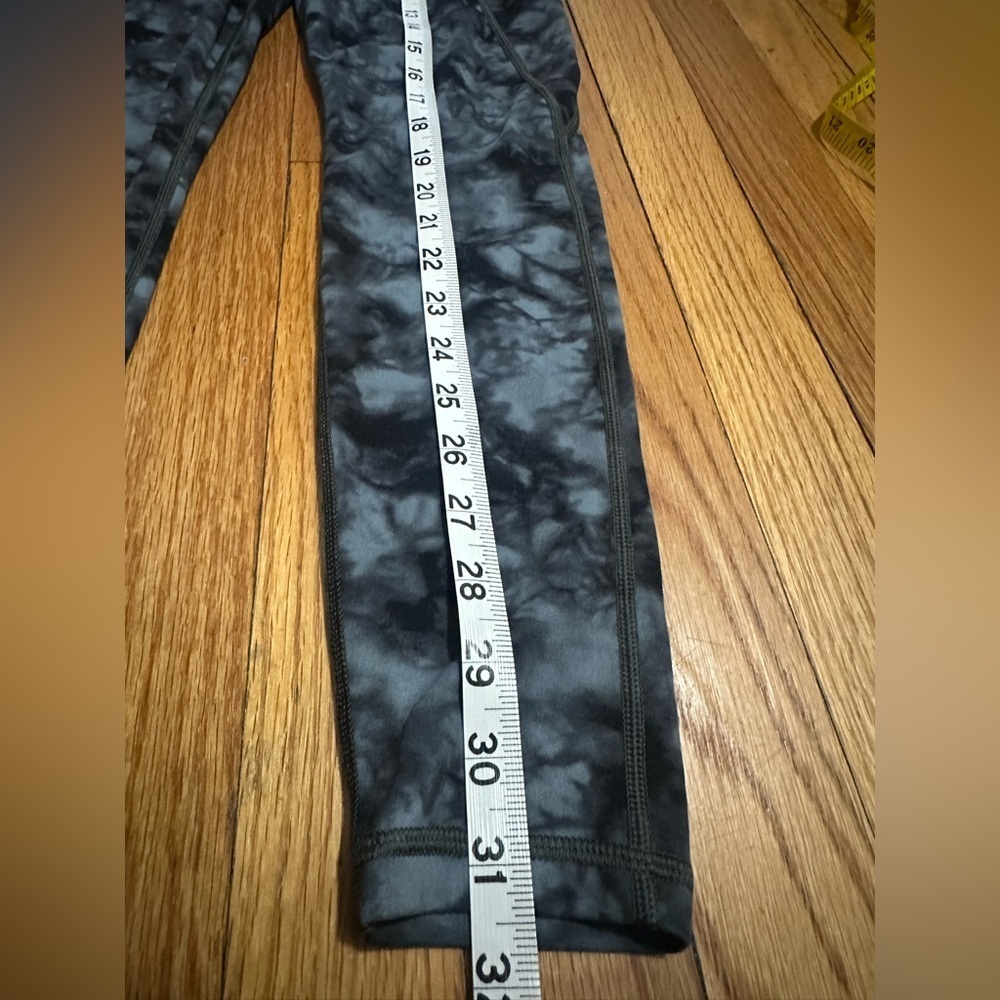 Athleta Black Tie-Dye Capris - Picture 5 of 5